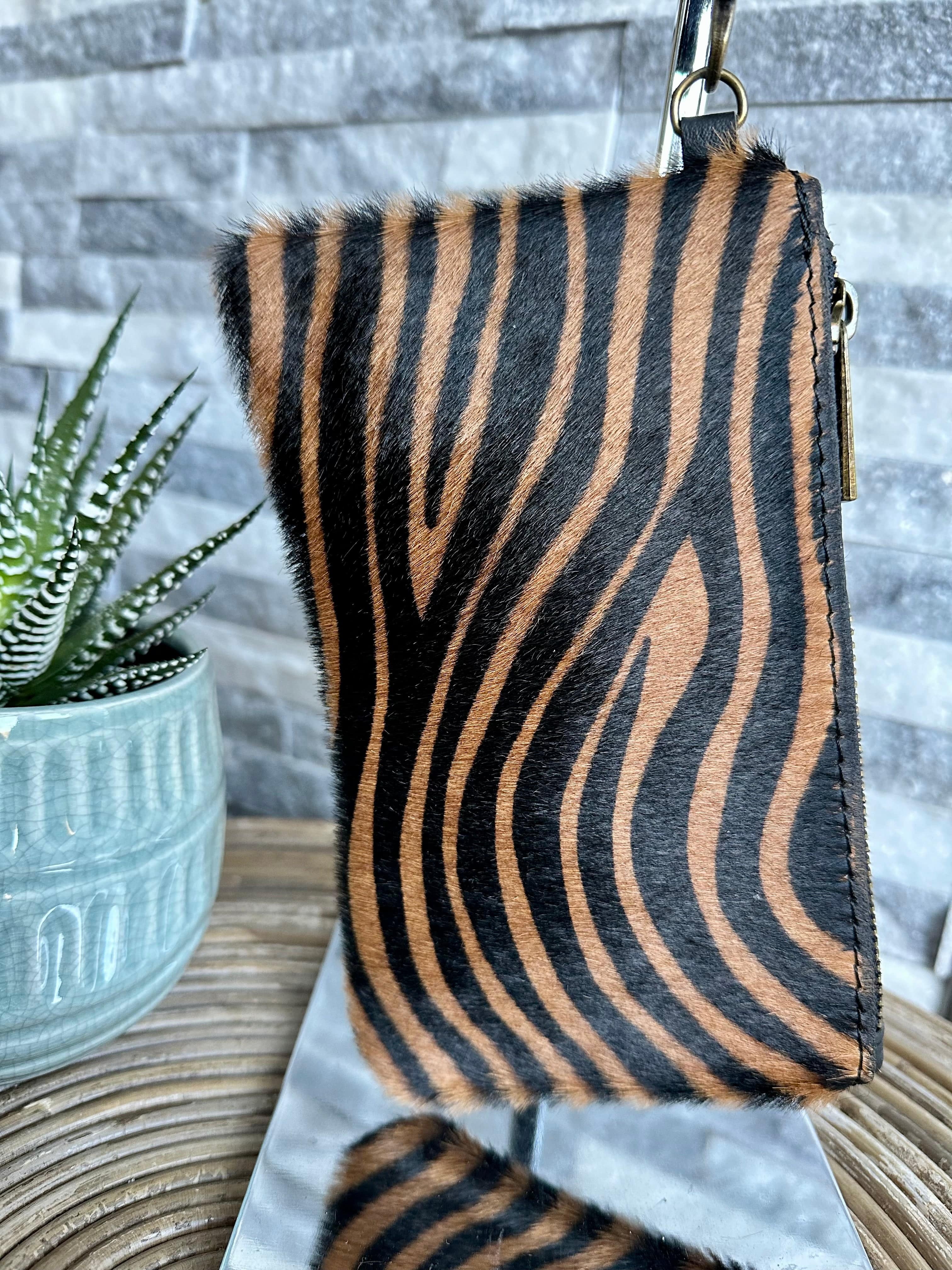 Genuine Italian Leather Brown Animal design clutch purse/bag with detachable wrist strap . - Image 3