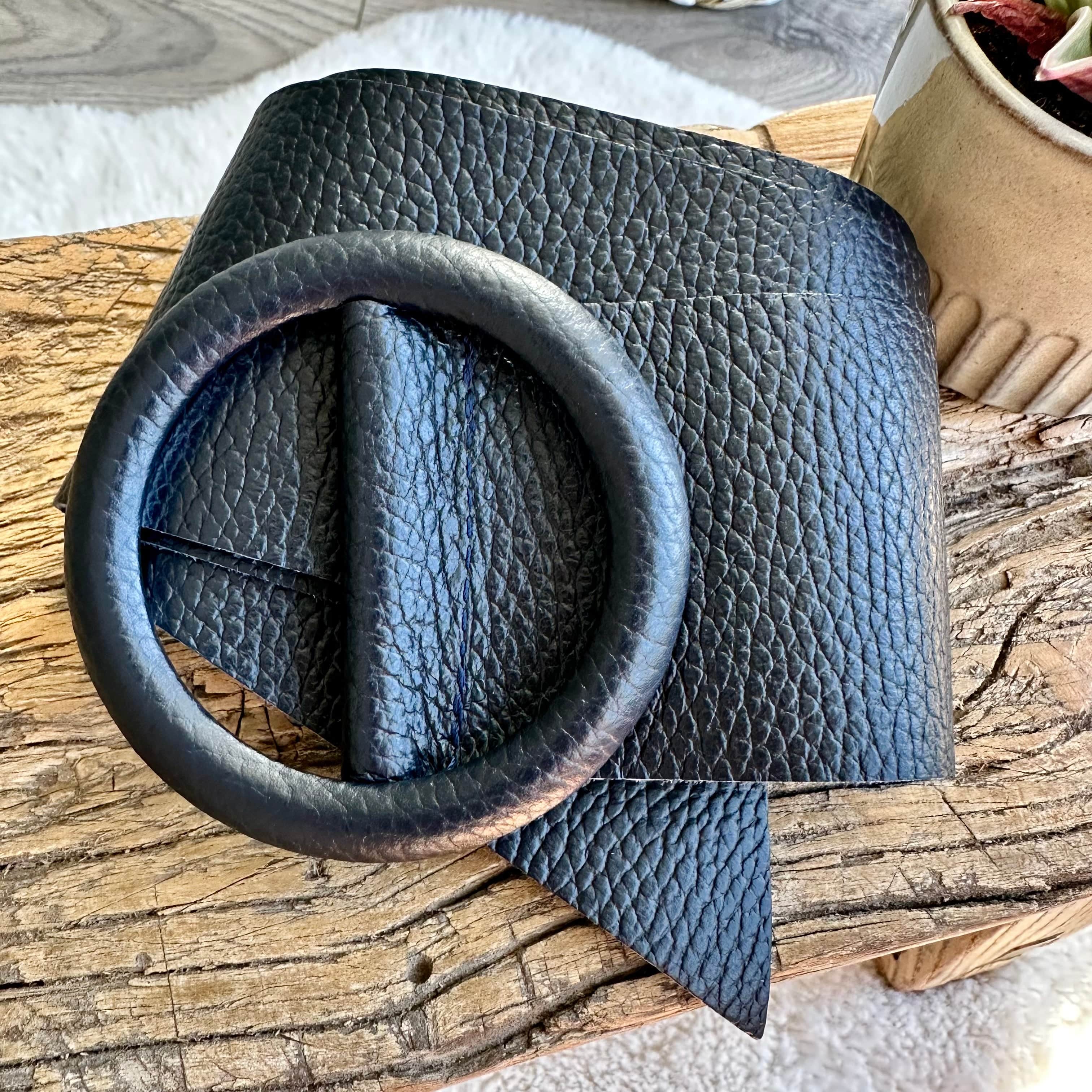 Ladies Leather Circle Buckle Belt - Image 27