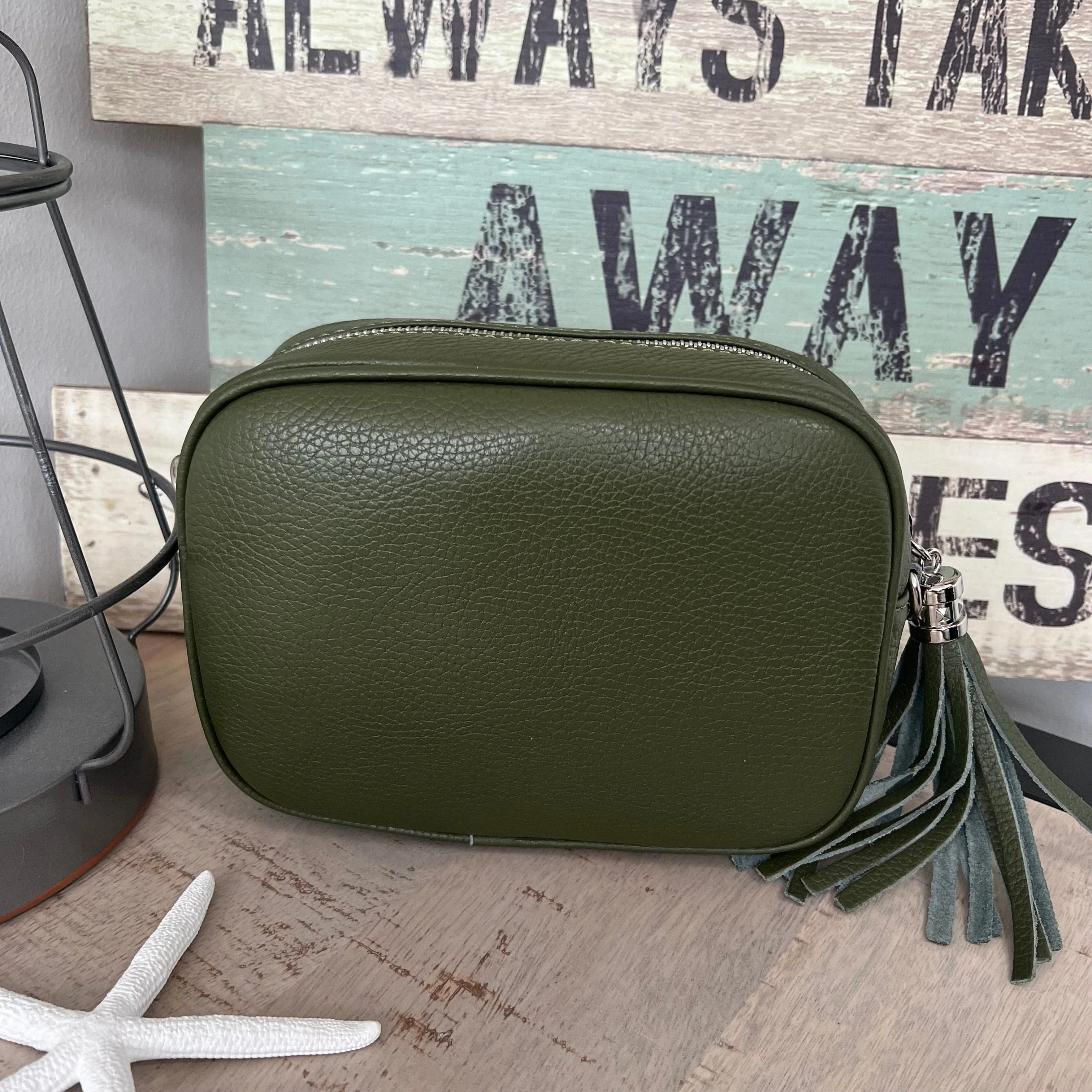 Leather tassel camera style crossbody bag / handbag - Image 4