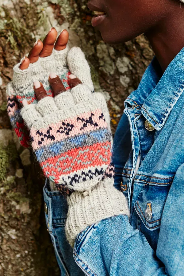 Pachamama Ladies Classic Fairisle Glove Mitts, Oatmeal , Handknitted , Fairtrade - Image 6