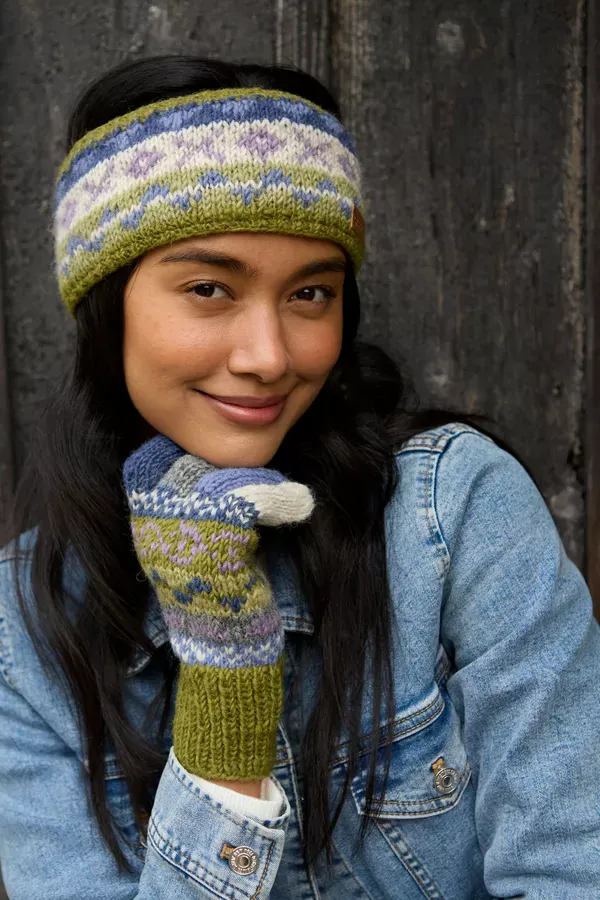 Pachamama Ladies Classic Fairisle Gloves, Olive Green , Handknitted , Fairtrade - Image 4