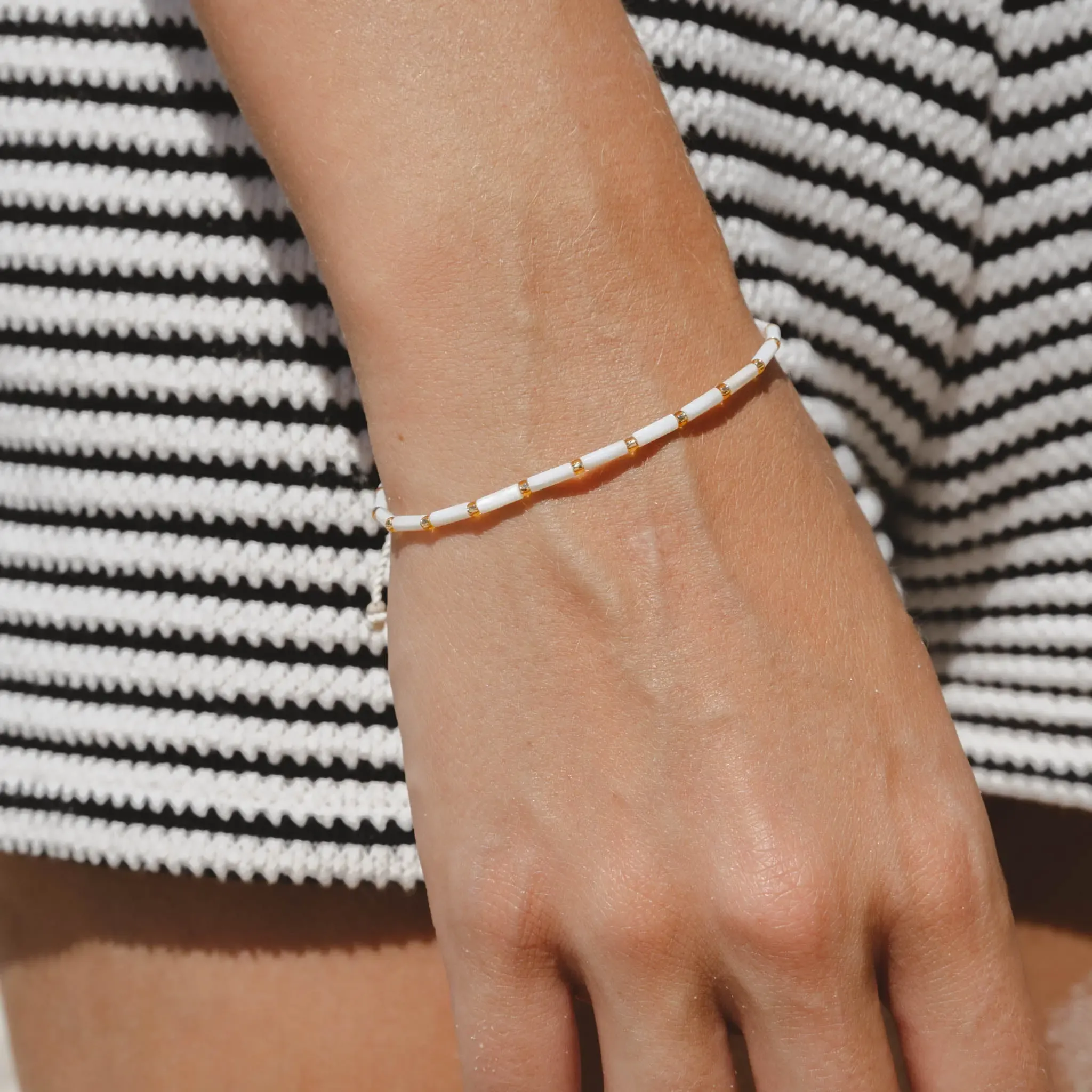 Pineapple Island Cahaya Mother of Pearl Beaded Bracelet