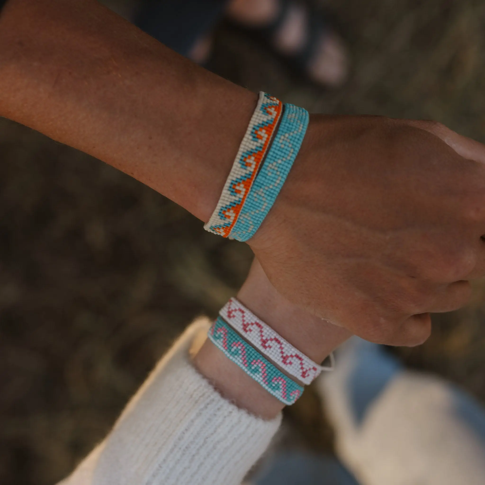 Pineapple Island Melayang Wave Beaded Bracelet Pink - Image 2