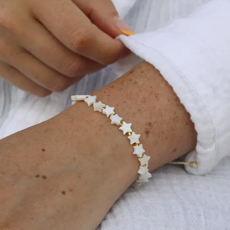 Pinapple Island Surgawi Mother of Pearl Star Bracelet