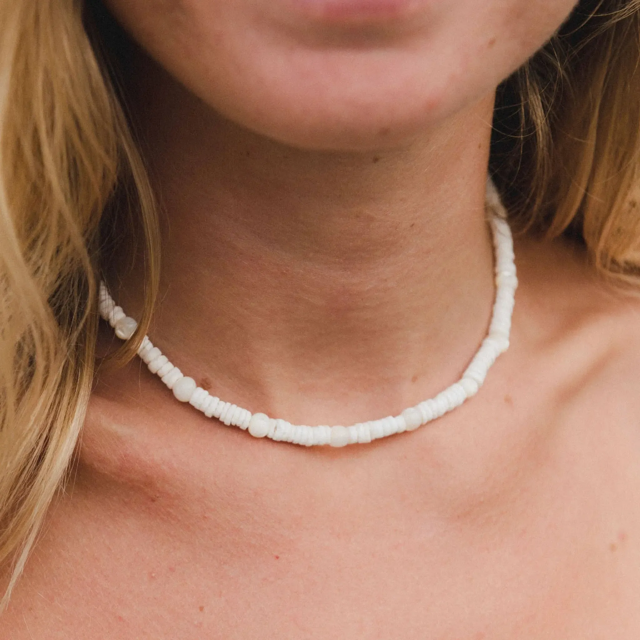 Pineapple Island Madasari Beach Mother of Pearl Necklace White