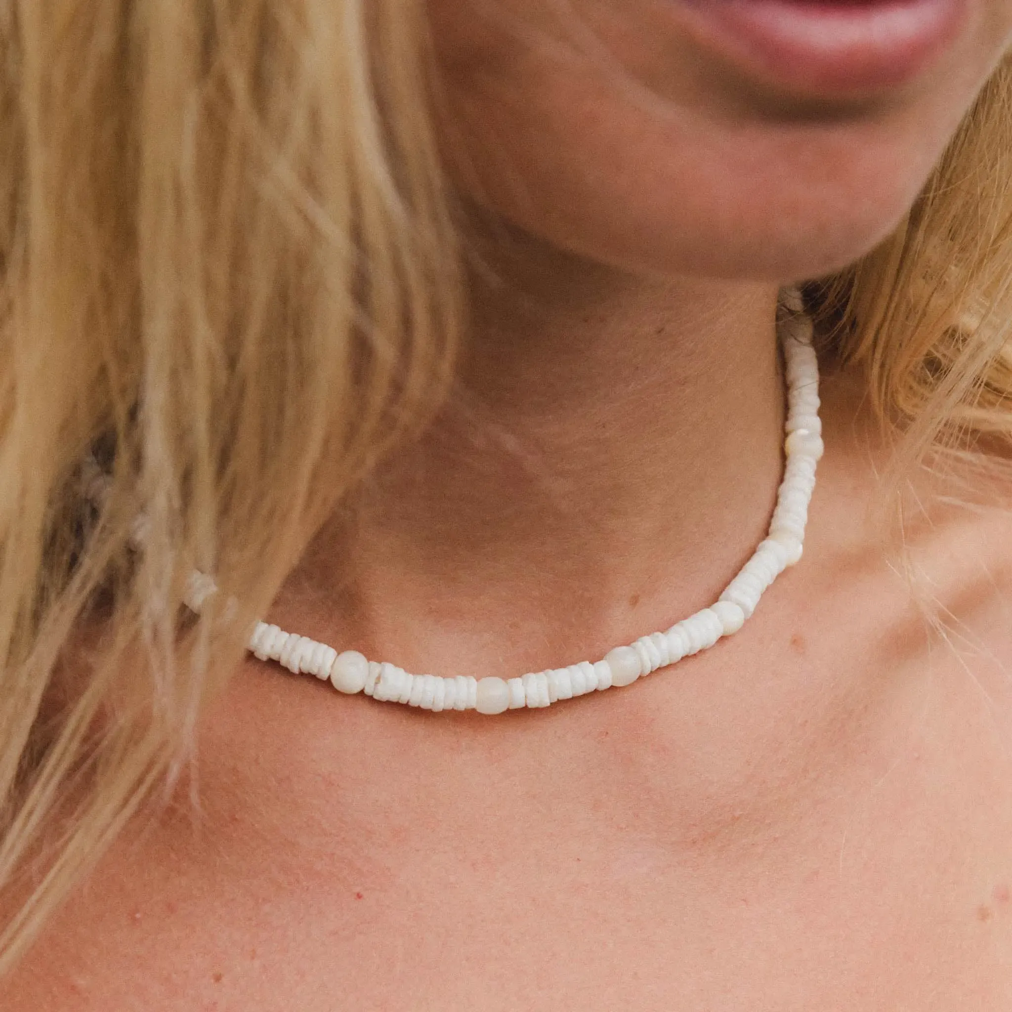 Pineapple Island Madasari Beach Mother of Pearl Necklace White - Image 5